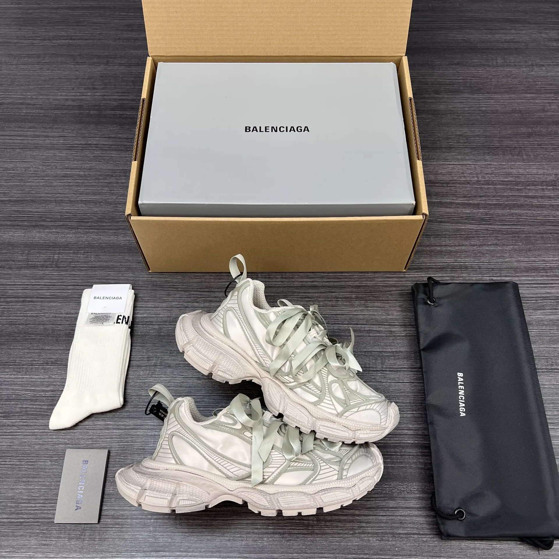 Balenciaga 3XL-26