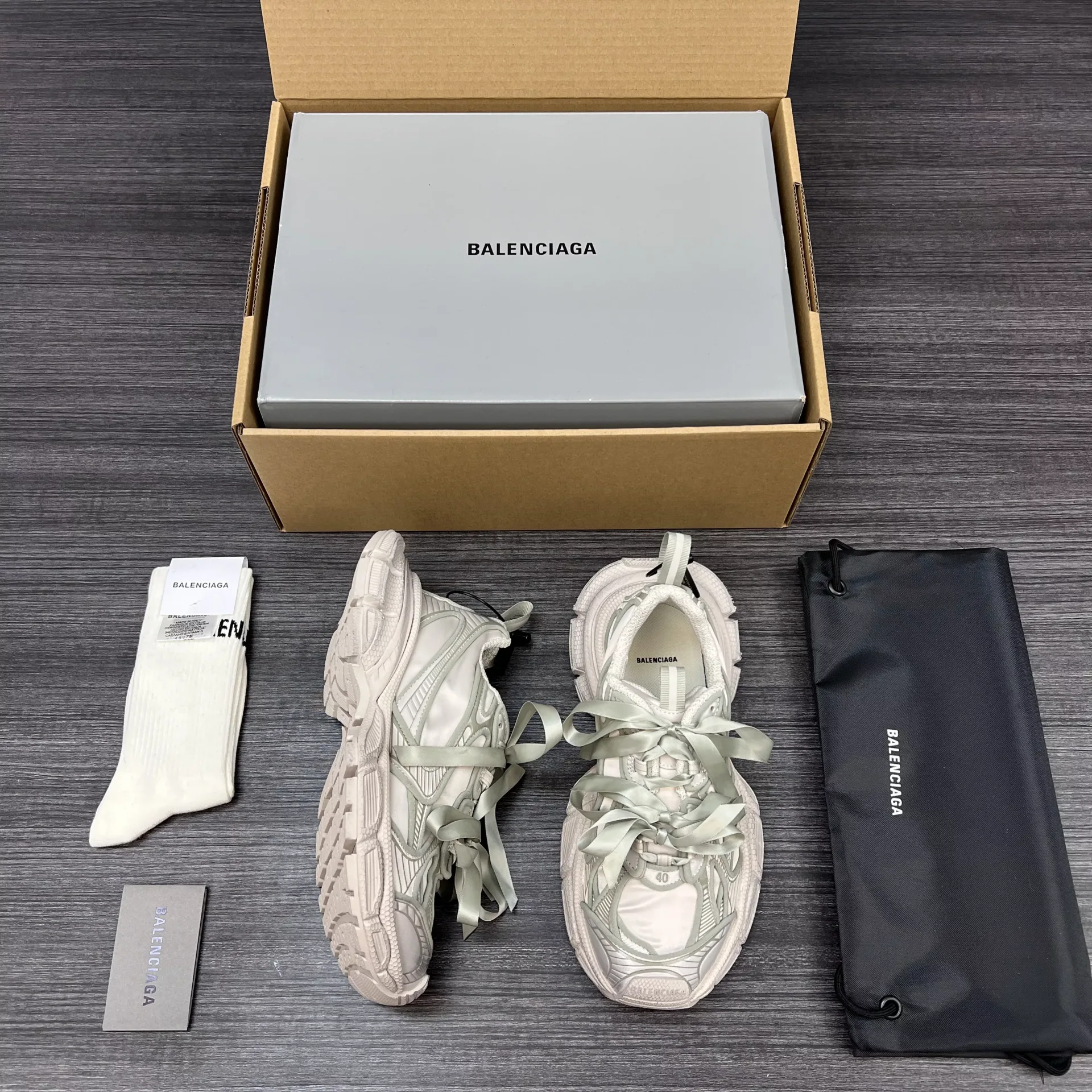 Balenciaga 3XL-28