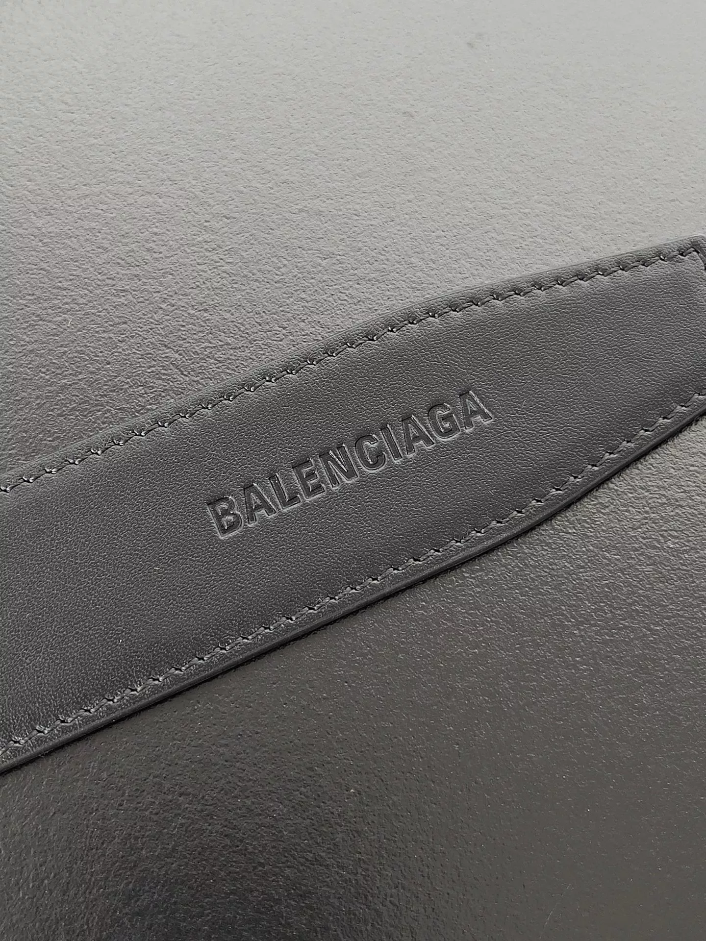 Balenciaga Modu-06