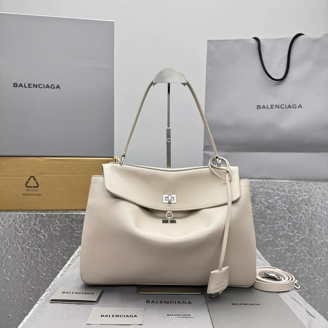 Balenciaga Rodeo Medium-01
