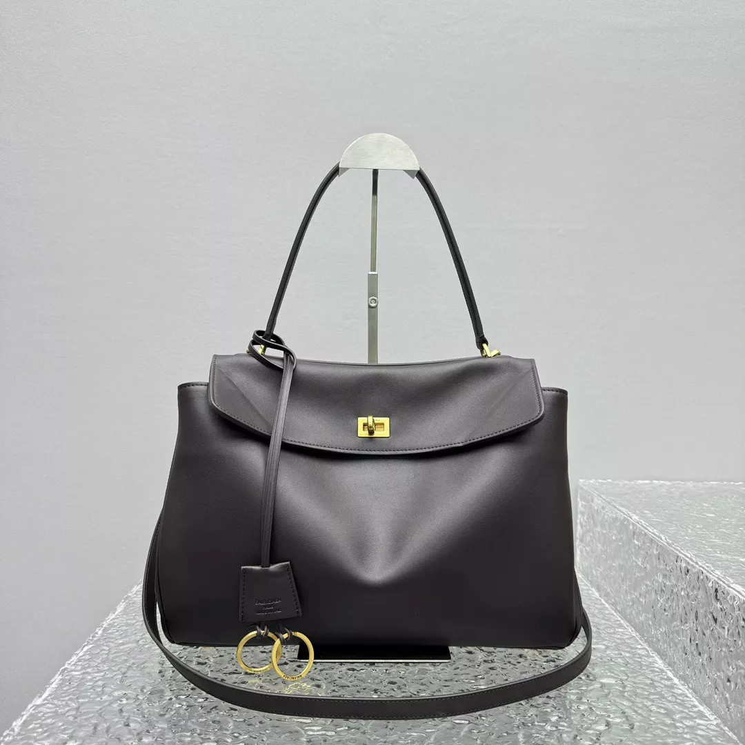 Balenciaga Rodeo Medium-02