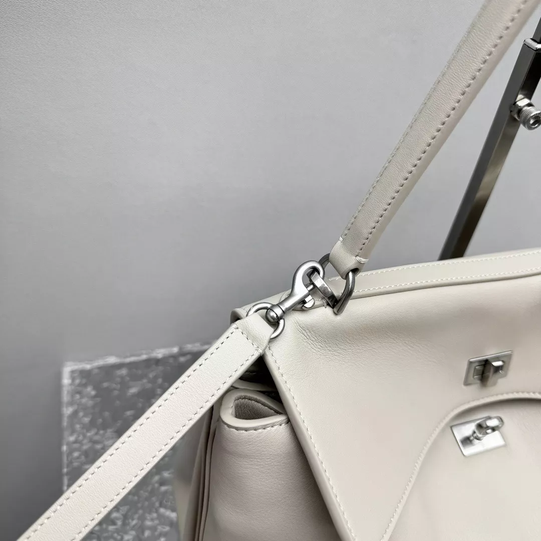 Balenciaga Rodeo Medium-03