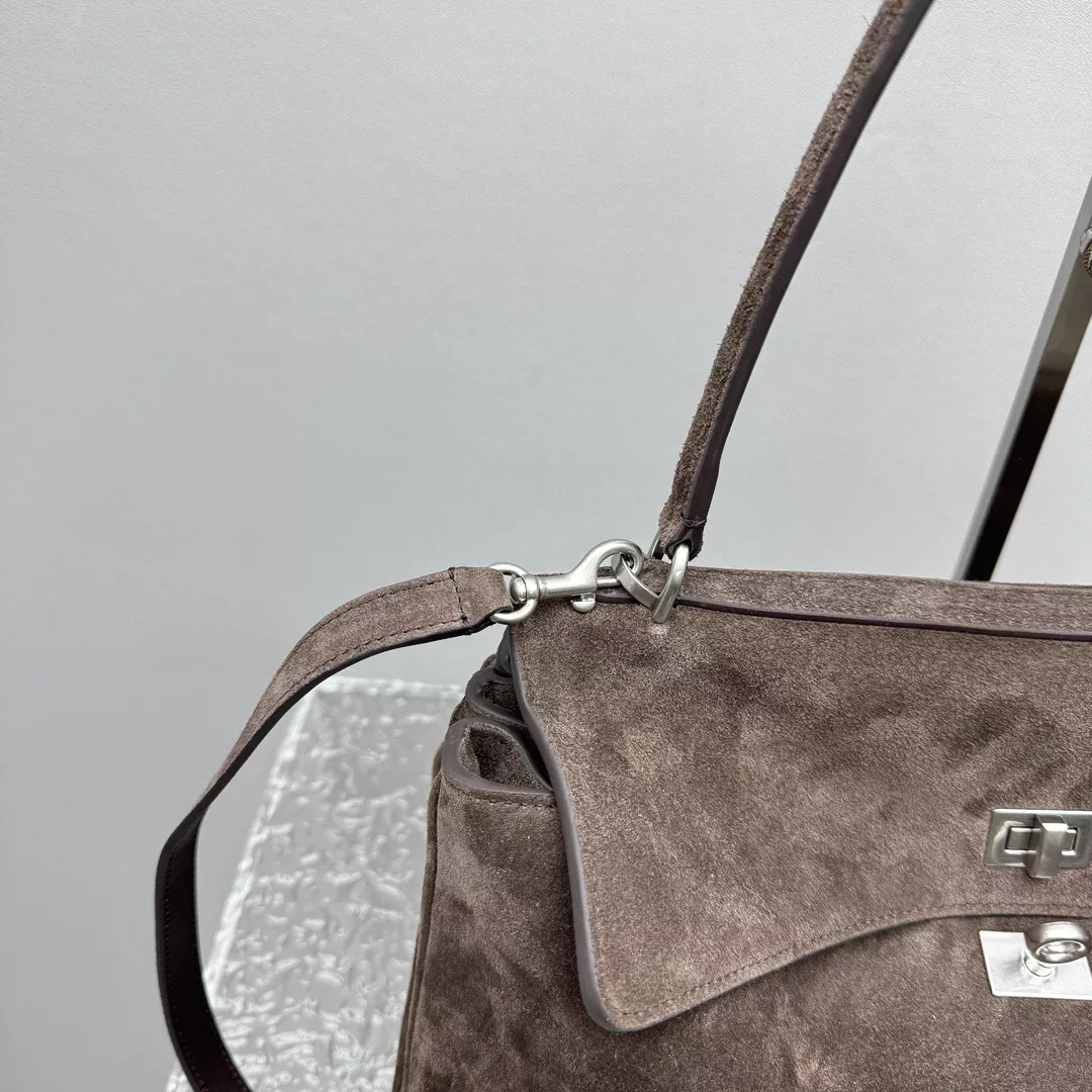 Balenciaga Rodeo Medium-03