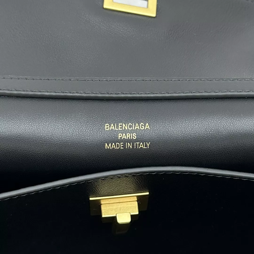 Balenciaga Rodeo Medium-07