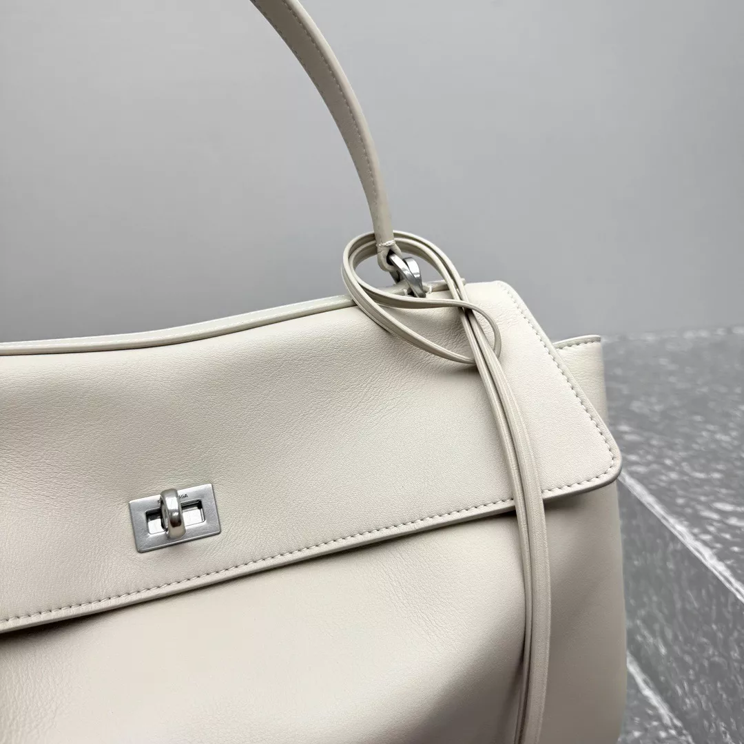 Balenciaga Rodeo Medium-09