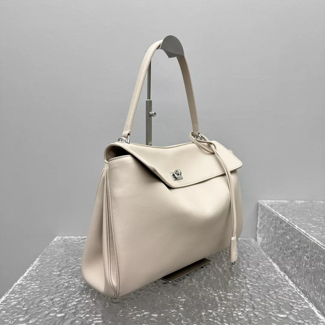 Balenciaga Rodeo Medium-11