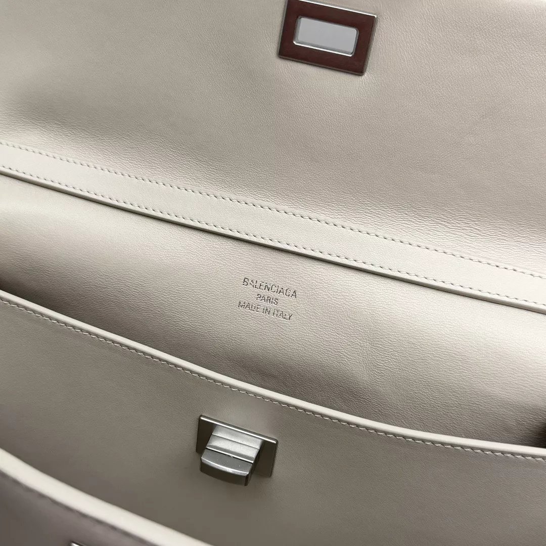 Balenciaga Rodeo Medium-14