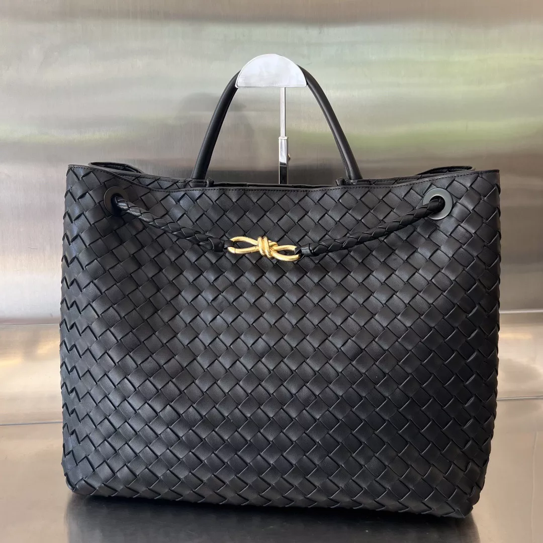 Bottega Veneta Andiamo-01