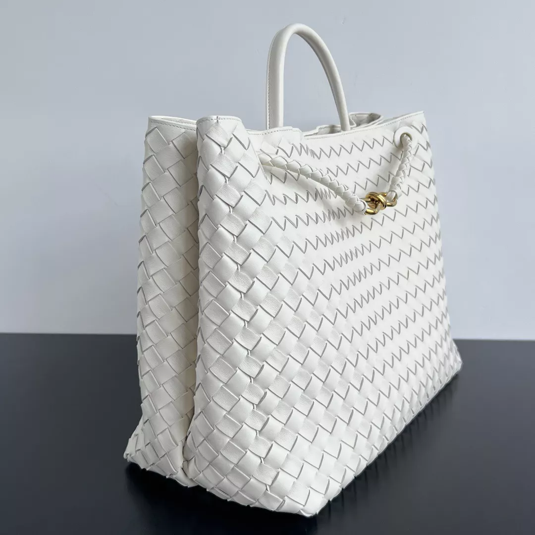 Bottega Veneta Andiamo-02