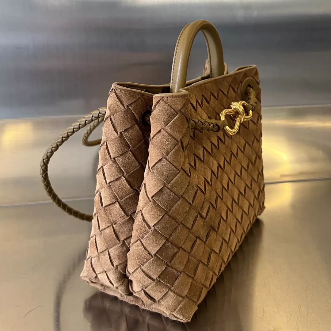 Bottega Veneta Andiamo-03