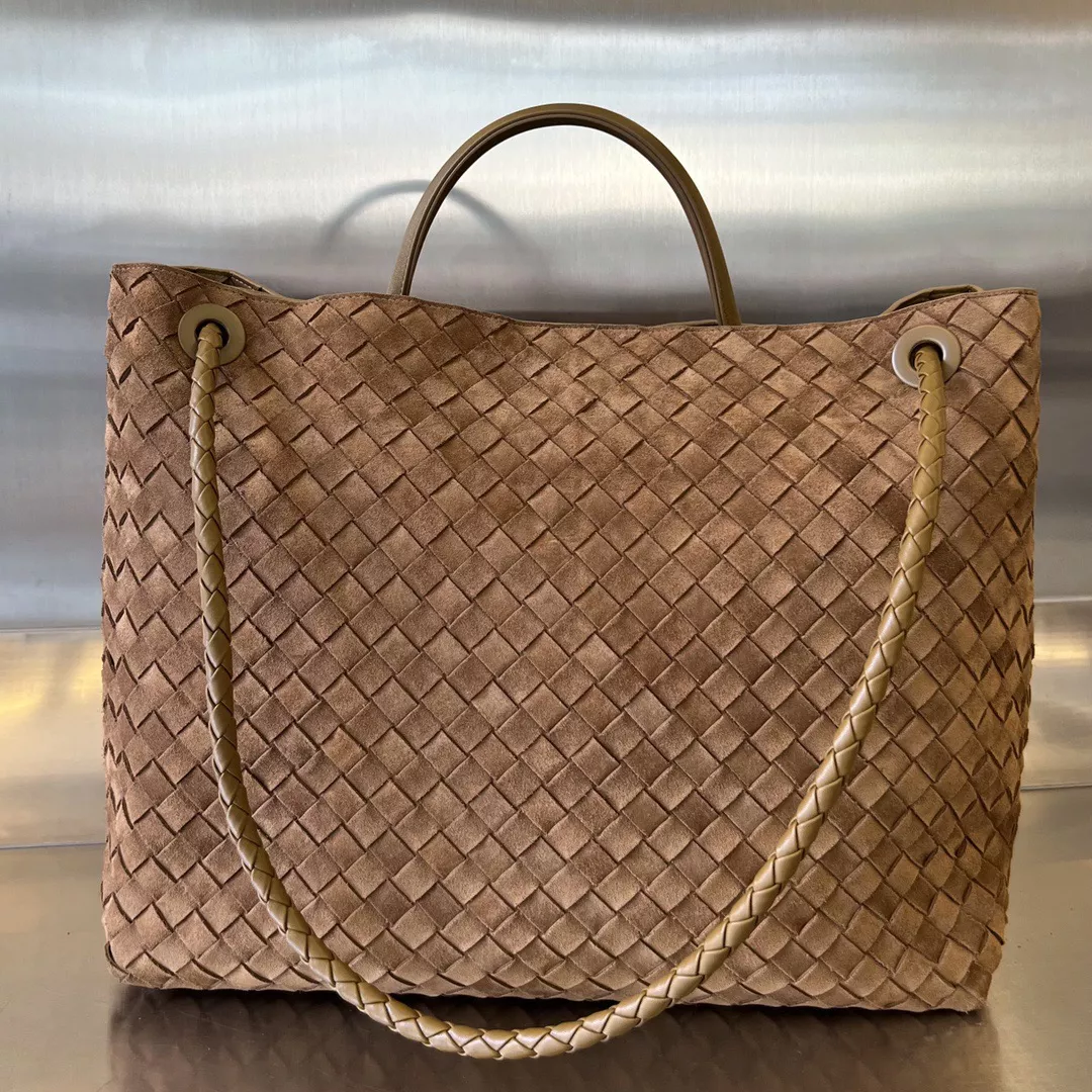 Bottega Veneta Andiamo-03