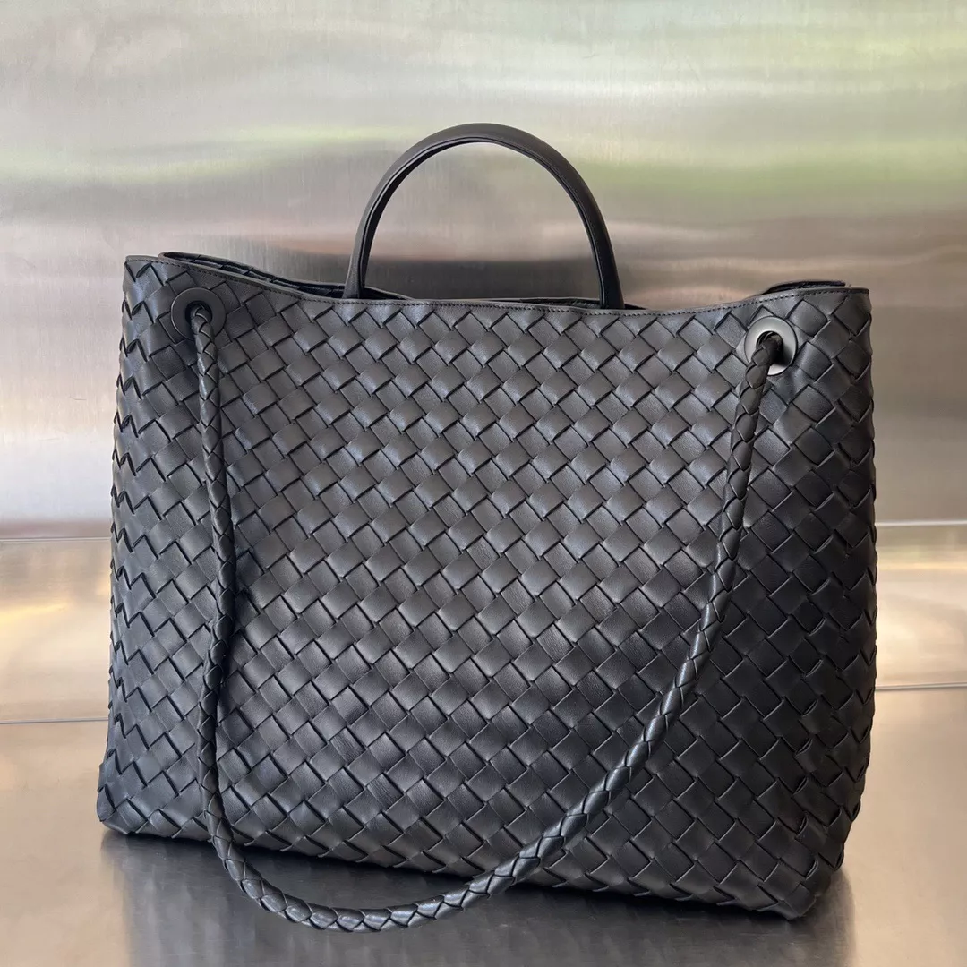 Bottega Veneta Andiamo-03
