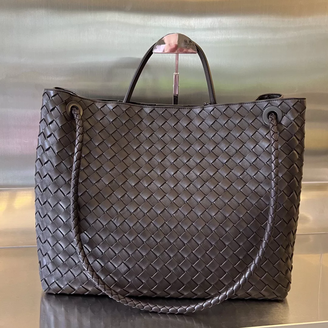 Bottega Veneta Andiamo-03
