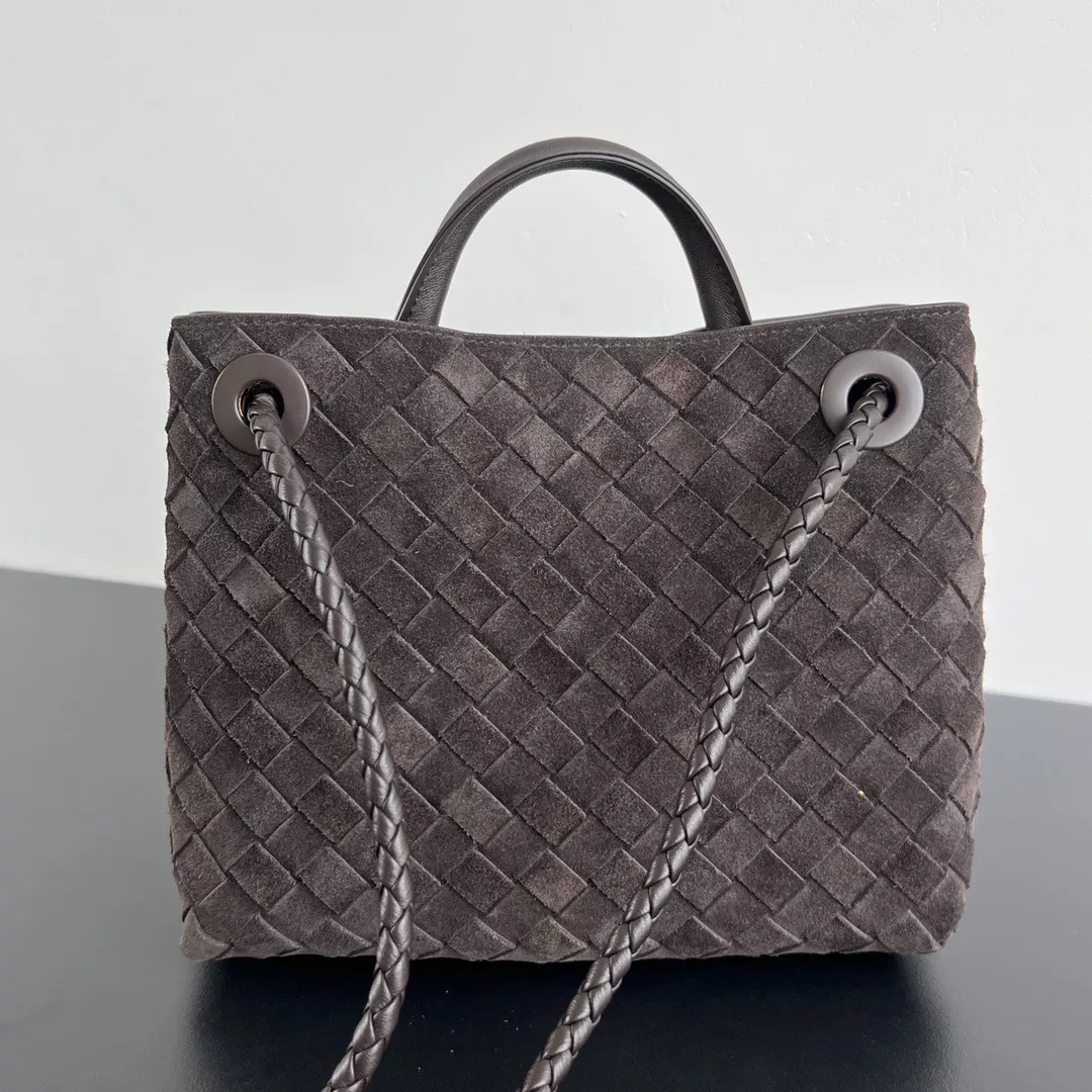 Bottega Veneta Andiamo-03