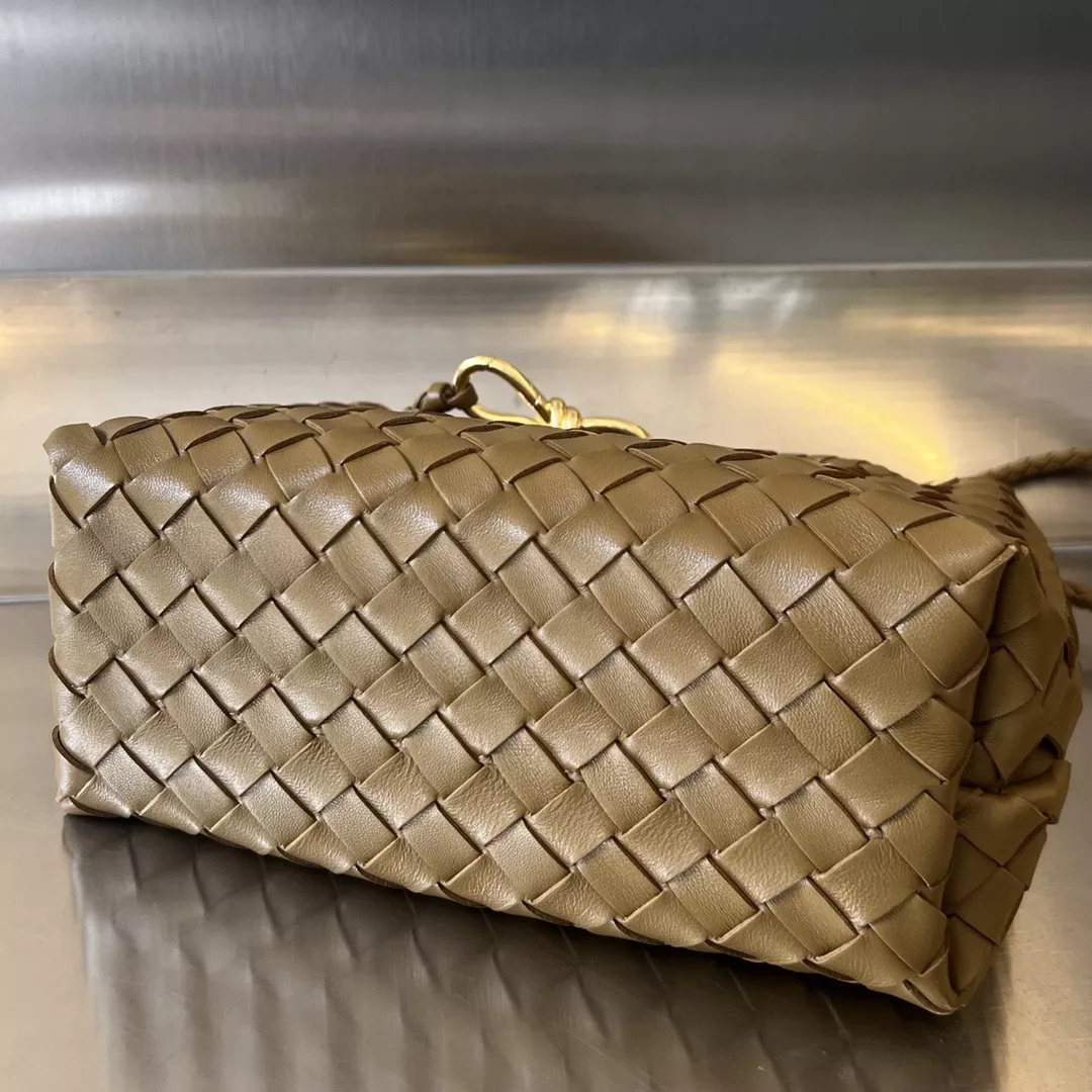 Bottega Veneta Andiamo-04