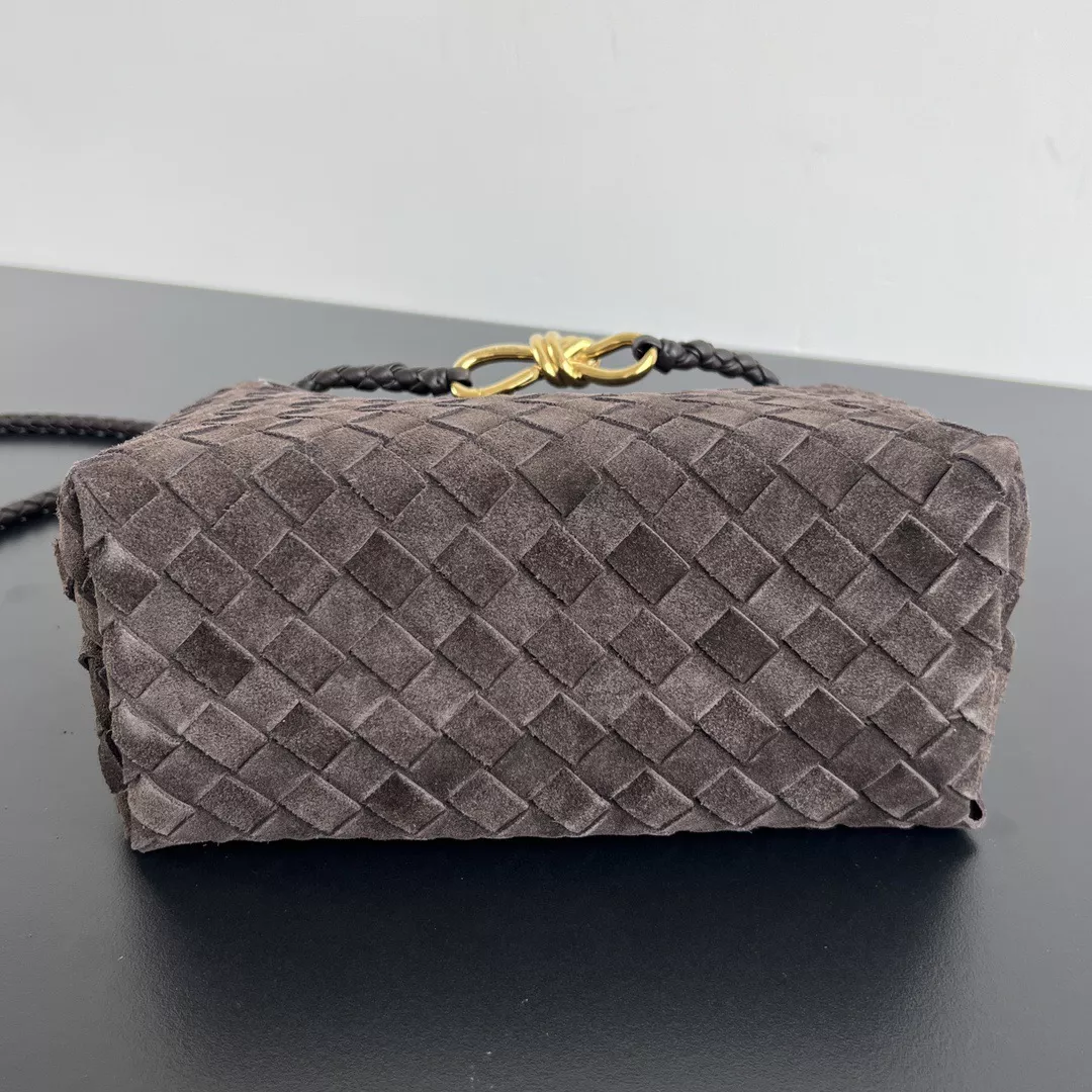 Bottega Veneta Andiamo-04