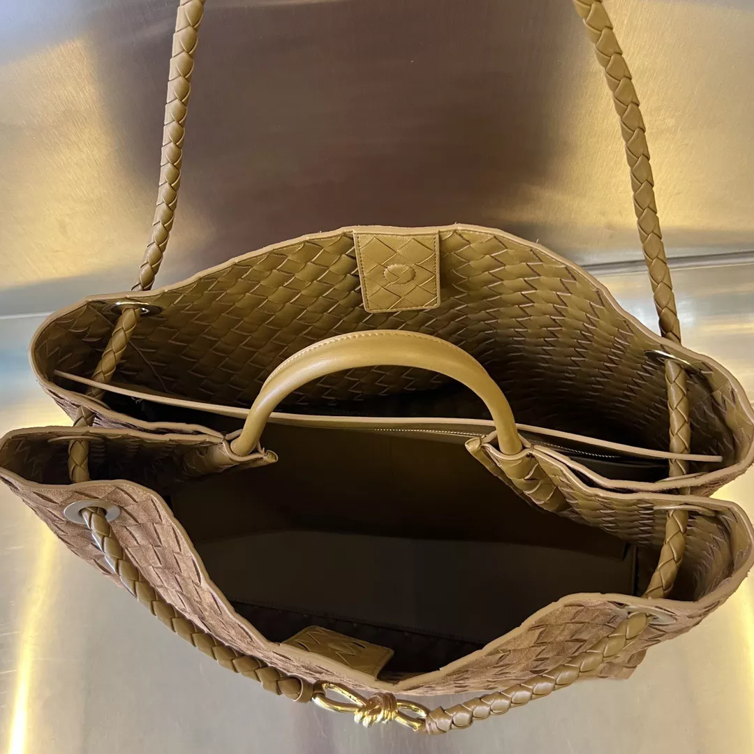 Bottega Veneta Andiamo-05