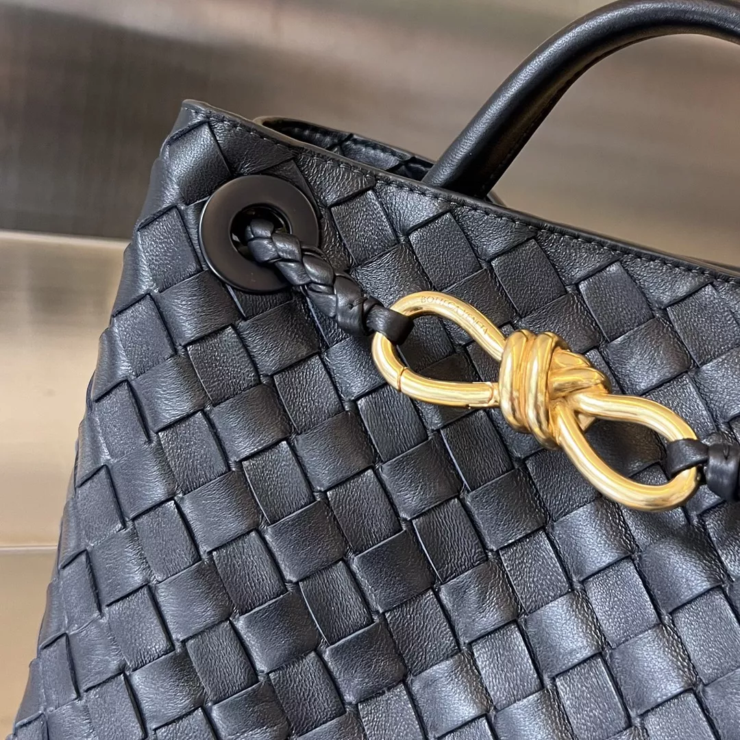 Bottega Veneta Andiamo-05