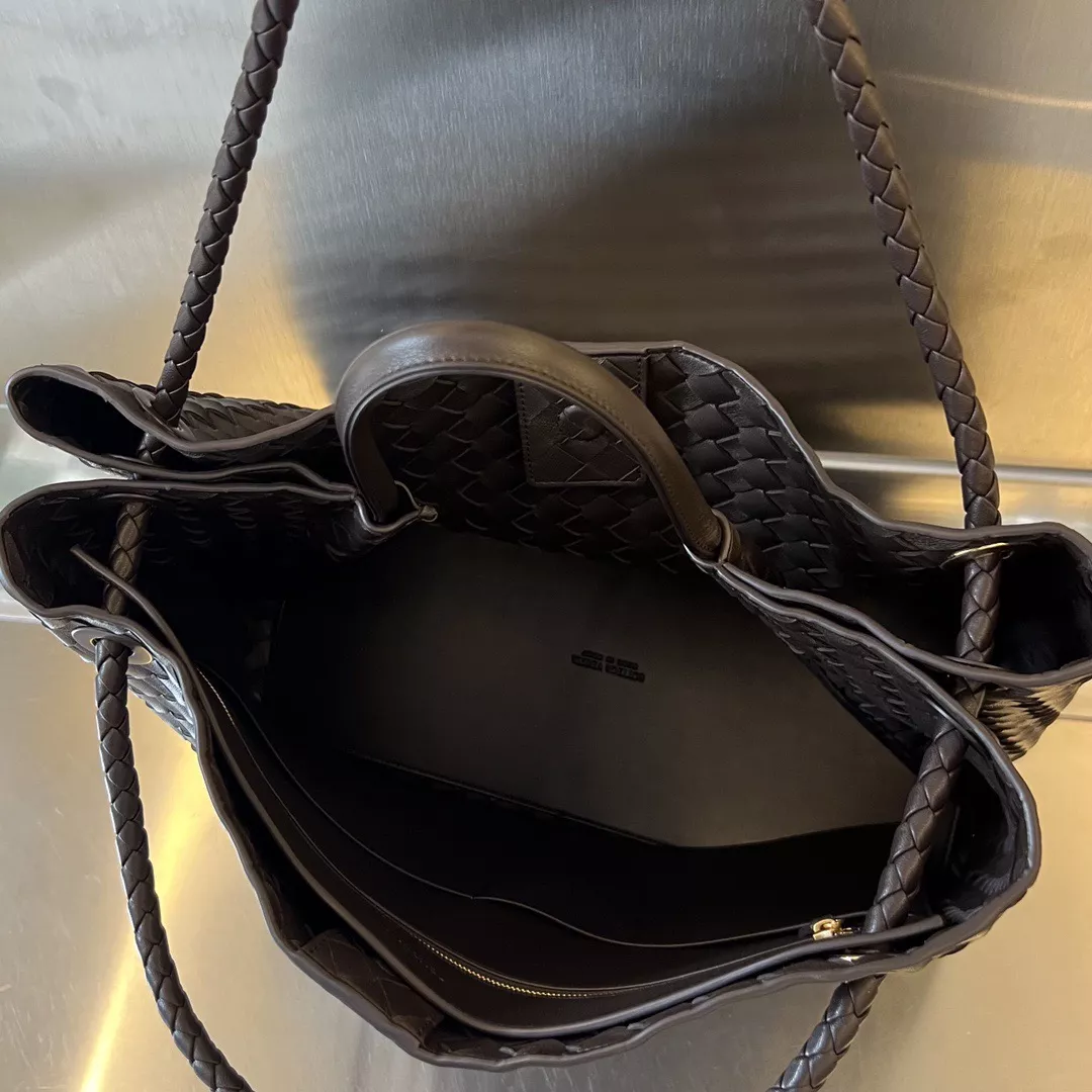 Bottega Veneta Andiamo-06