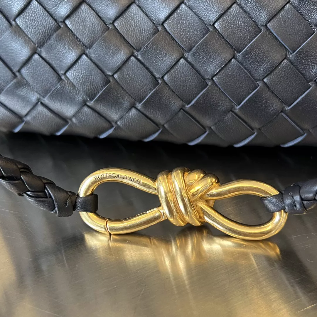 Bottega Veneta Andiamo-06