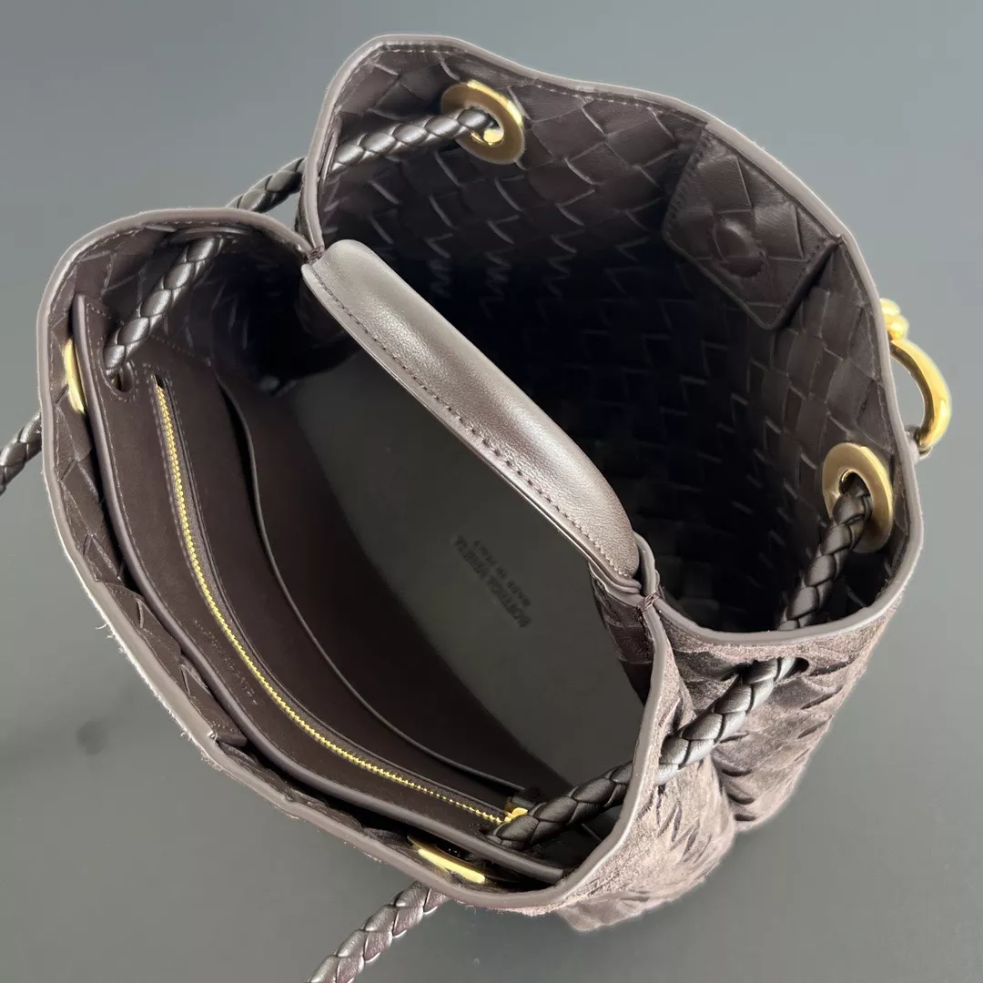 Bottega Veneta Andiamo-06