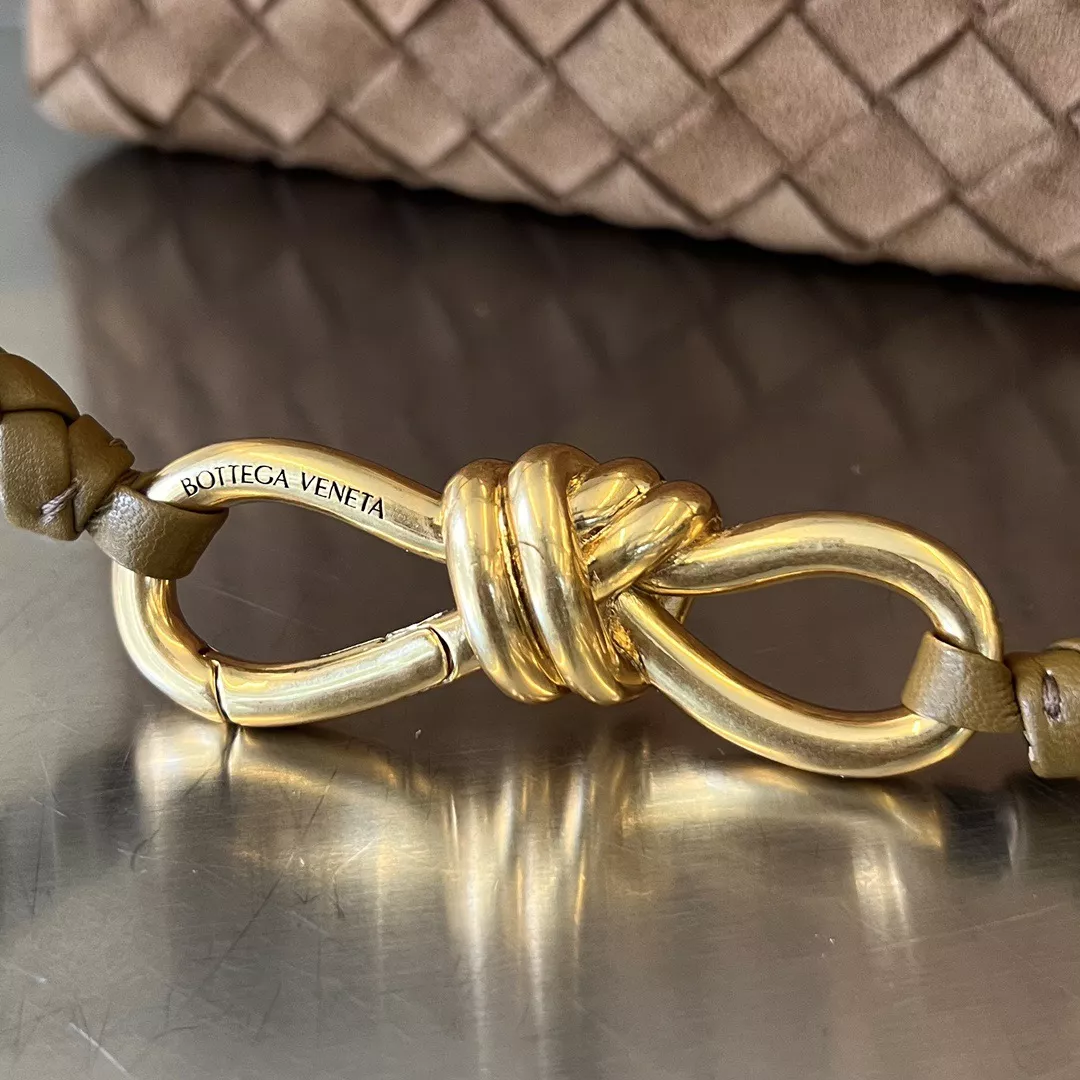 Bottega Veneta Andiamo-07