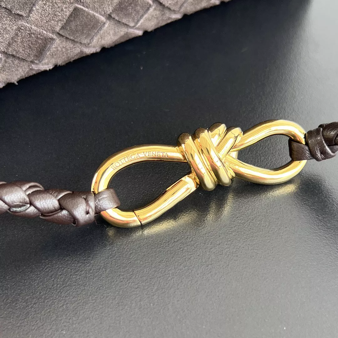 Bottega Veneta Andiamo-07