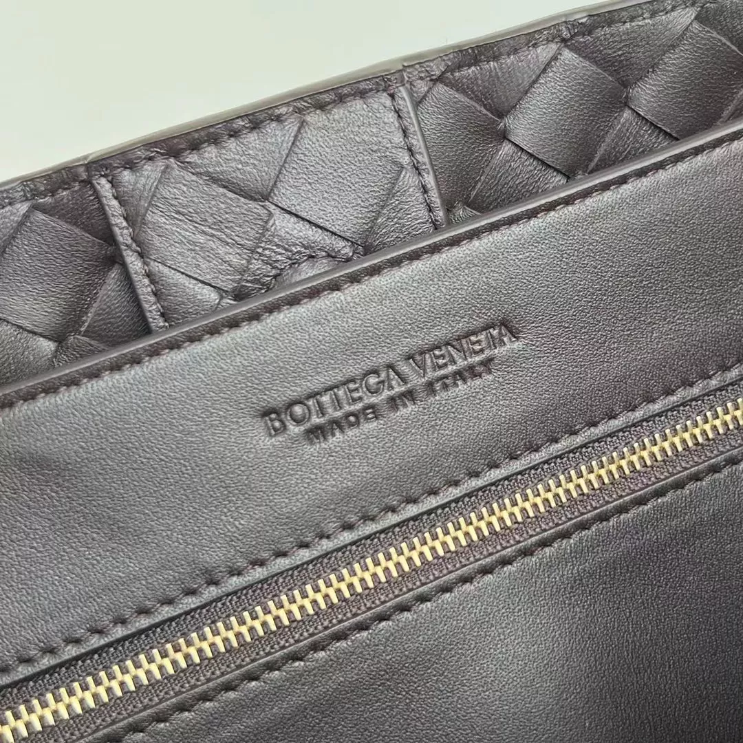 Bottega Veneta Andiamo-08