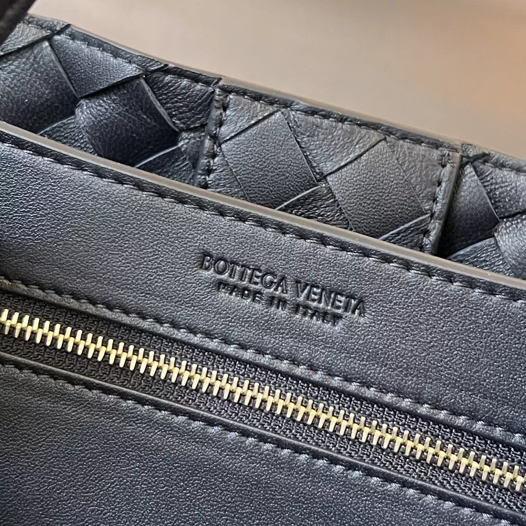 Bottega Veneta Andiamo-08