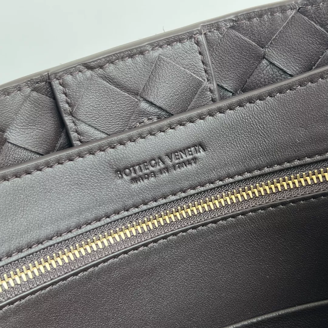 Bottega Veneta Andiamo-08