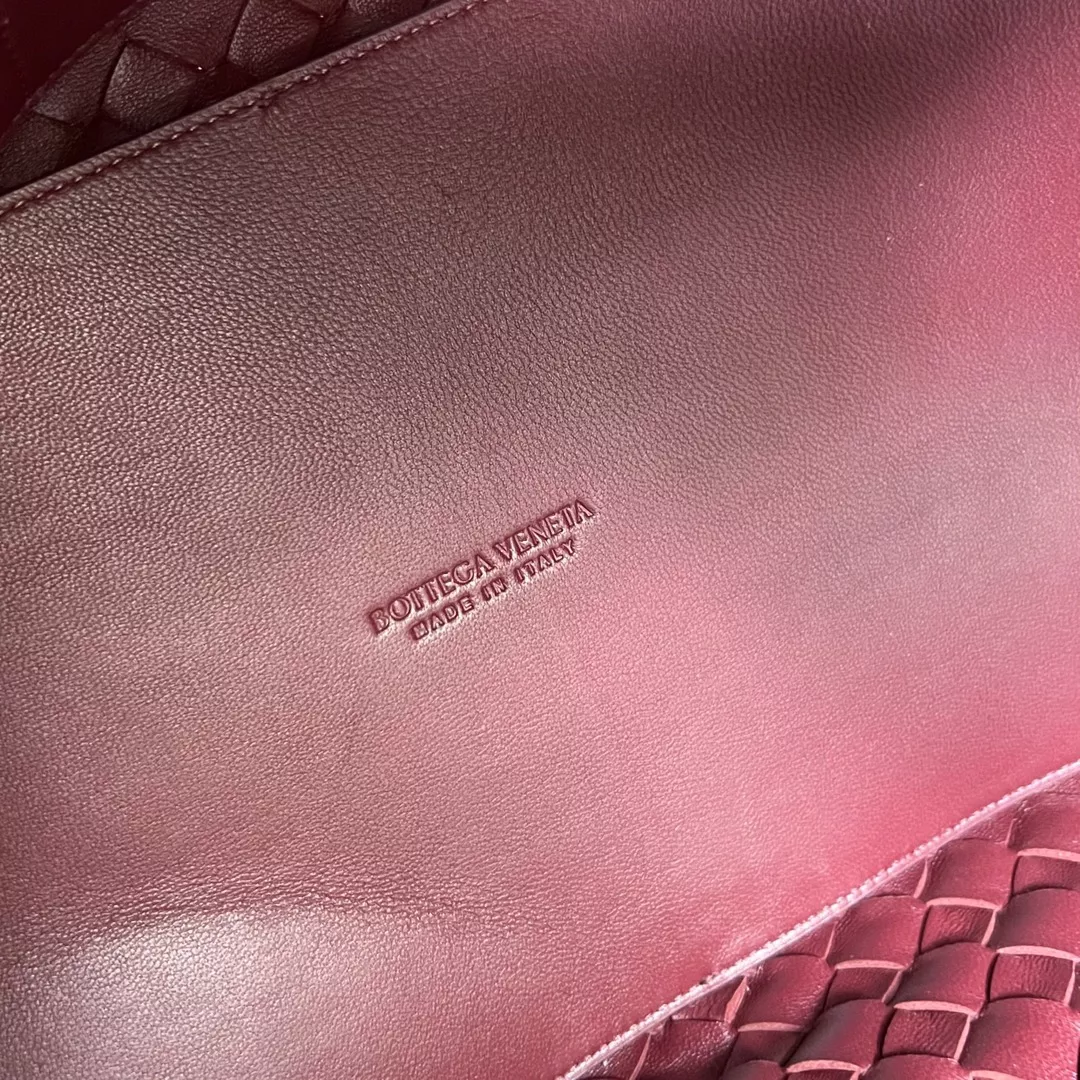 Bottega Veneta Andiamo-09