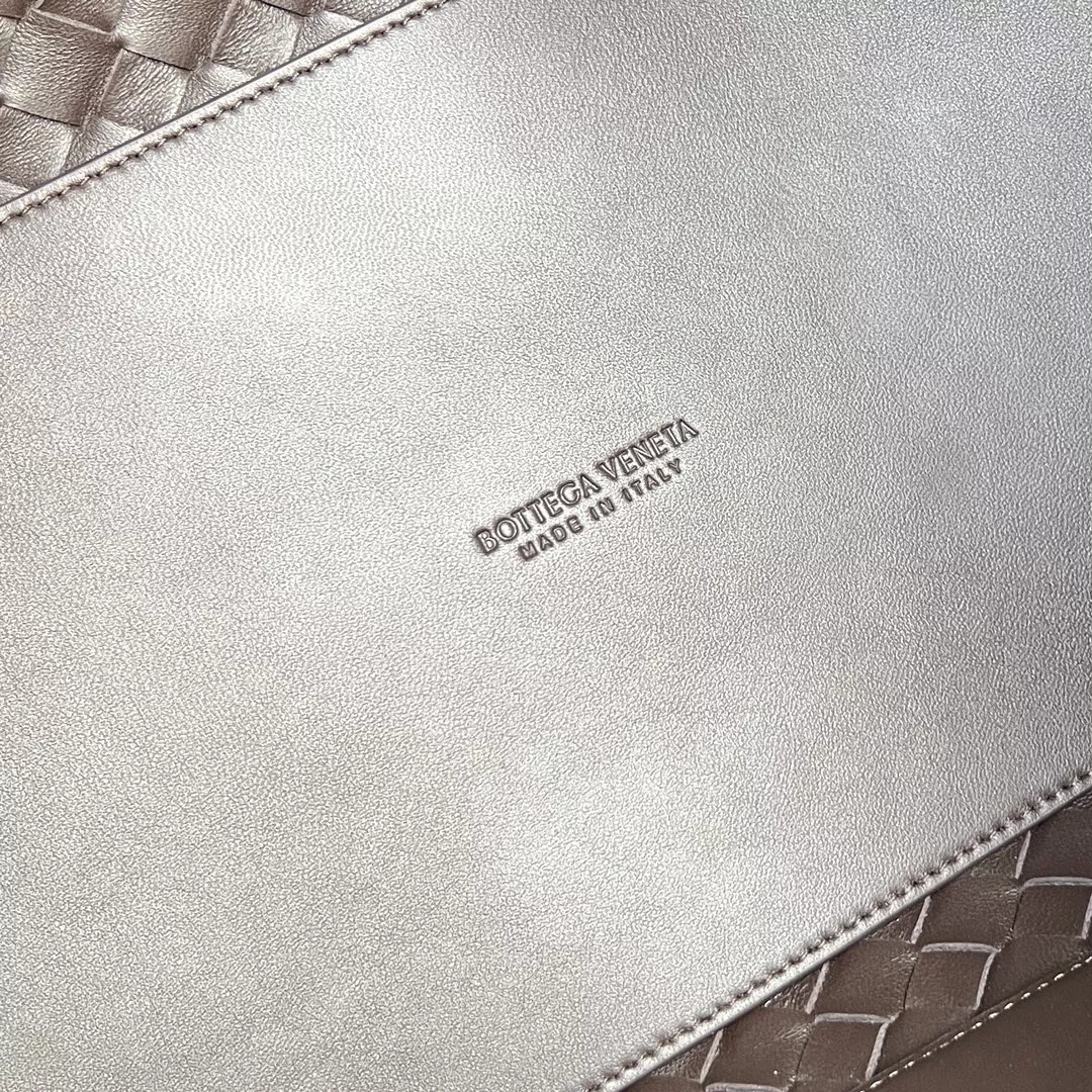 Bottega Veneta Andiamo-09