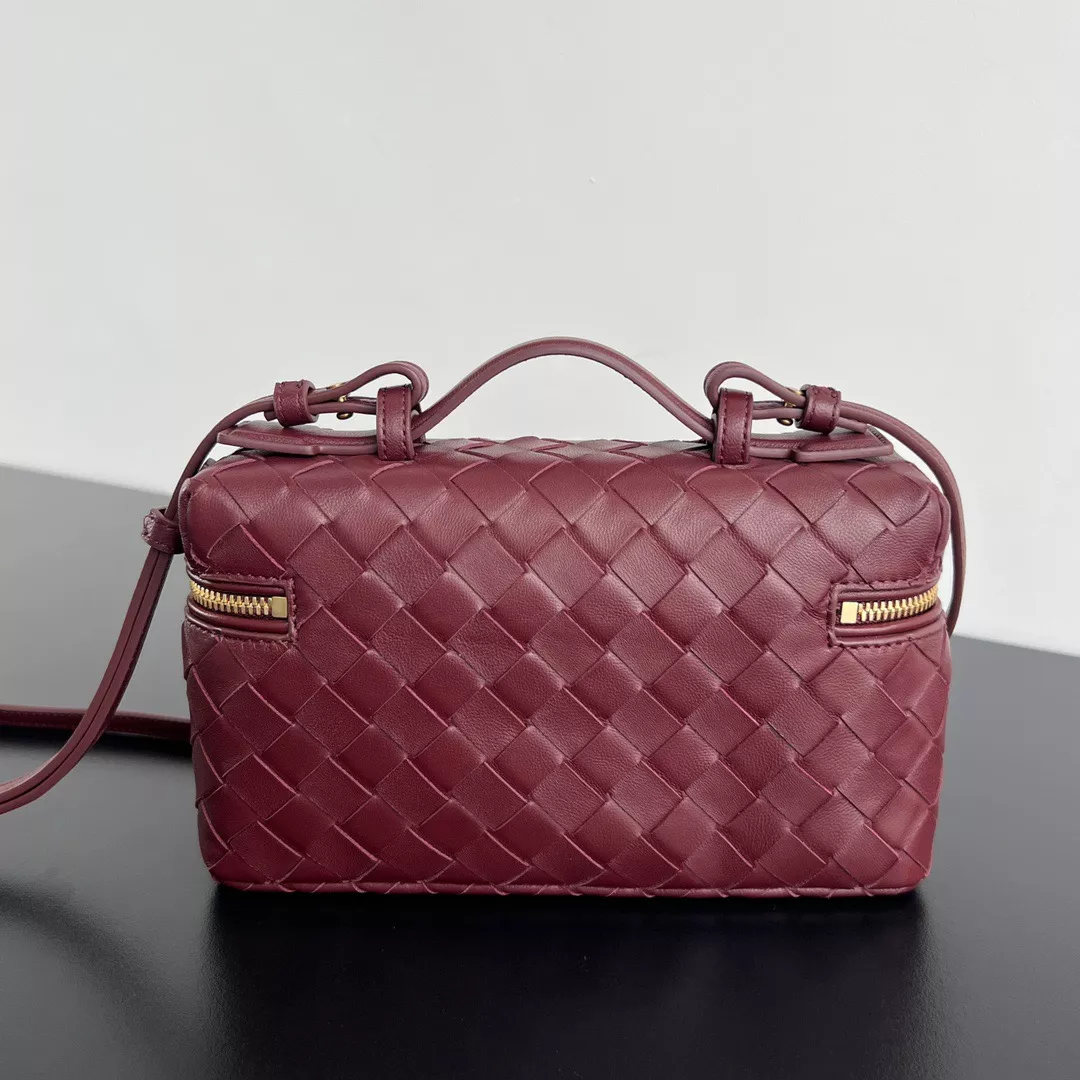 Bottega Veneta Vanity Case-02