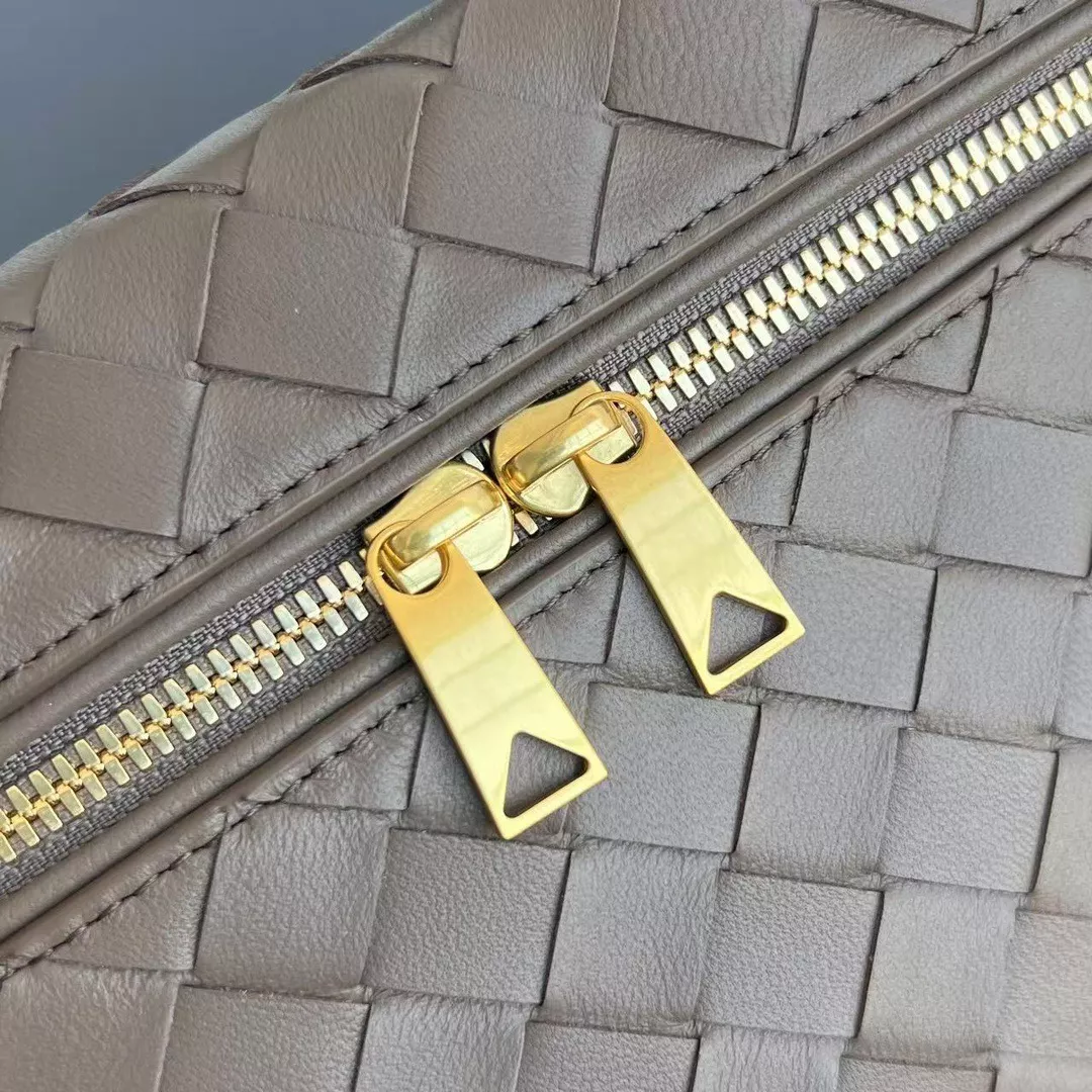 Bottega Veneta Vanity Case-06