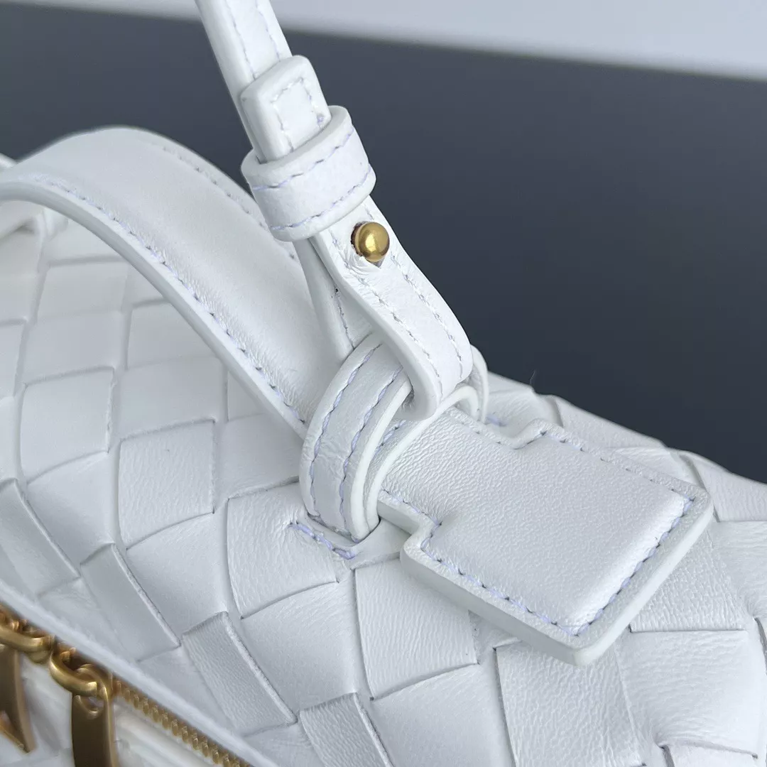 Bottega Veneta Vanity Case-06