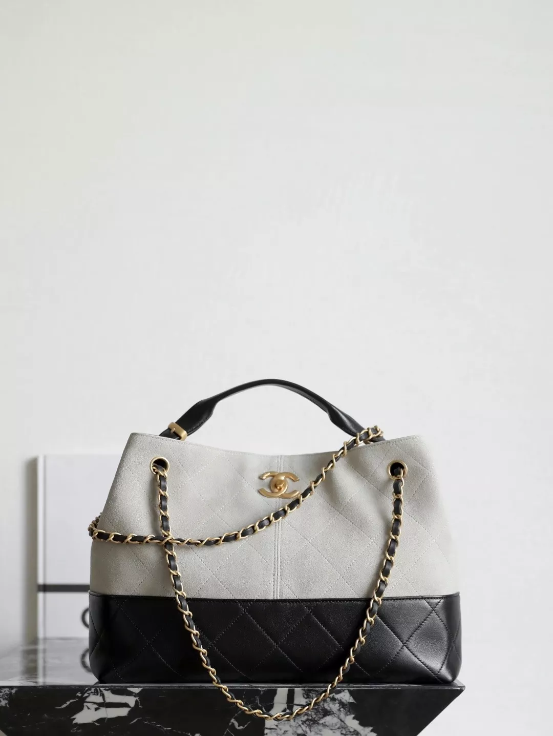 Chanel 25 Shopping Bag-10