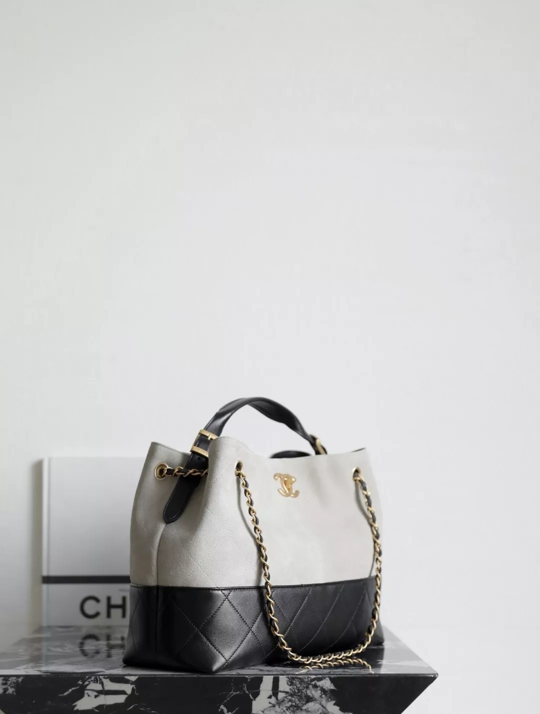 Chanel 25 Shopping Bag-12