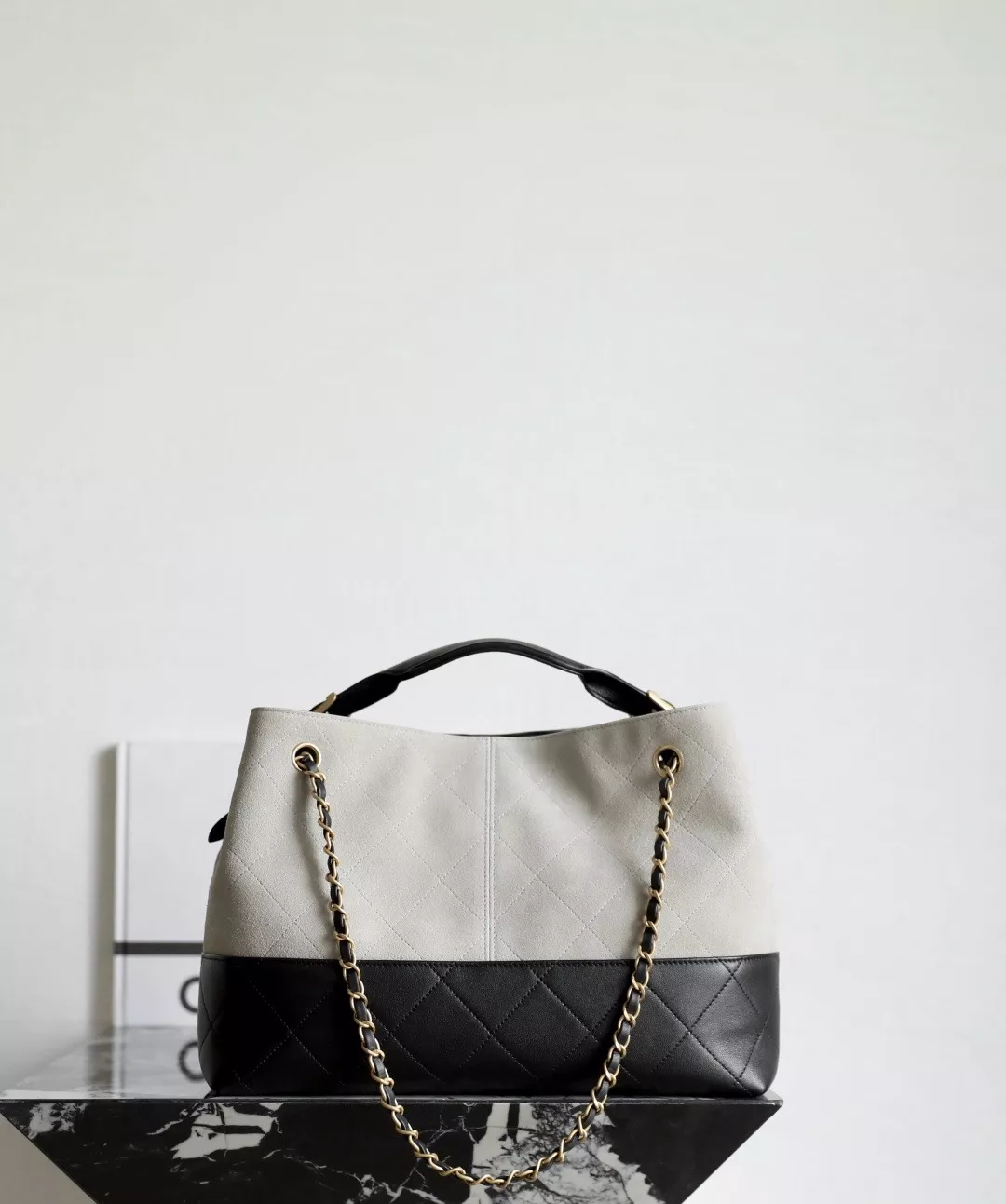 Chanel 25 Shopping Bag-13