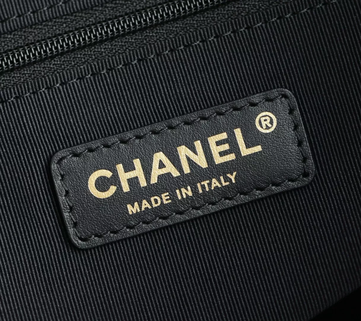 Chanel 25 Shopping Bag-18