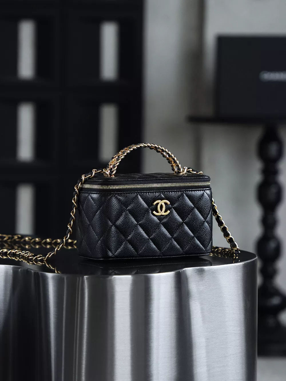 Chanel Vanity Case-02