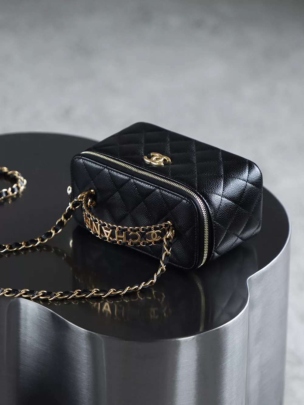 Chanel Vanity Case-04