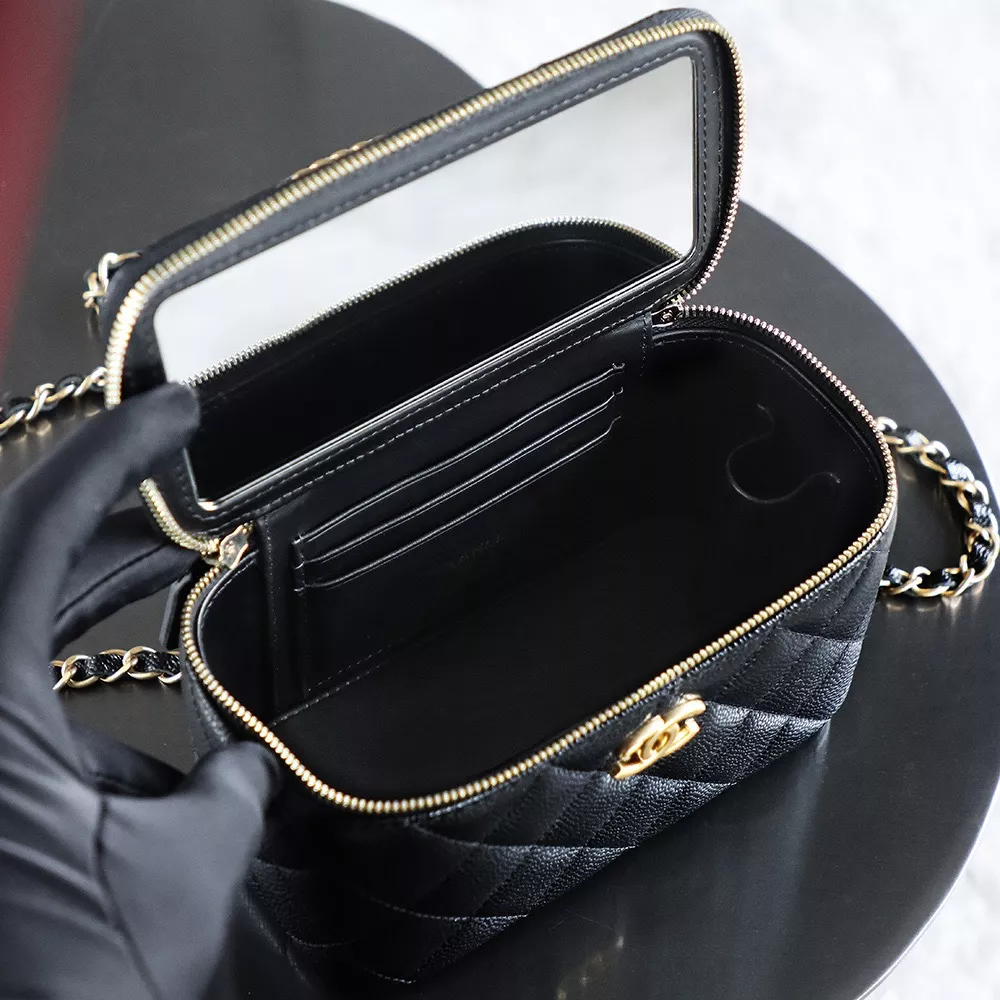 Chanel Vanity Case-05