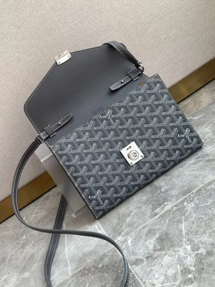 Goyard Chypre Pouch-Wallet-03