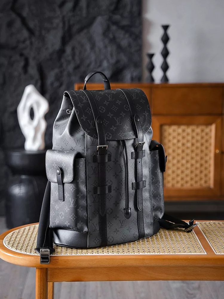 Louis Vuitton Christopher-13