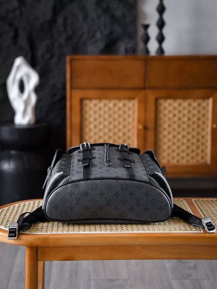 Louis Vuitton Christopher-14