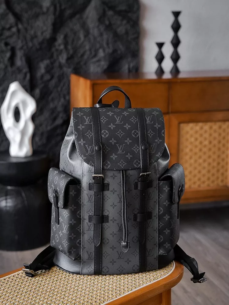 Louis Vuitton Christopher-18