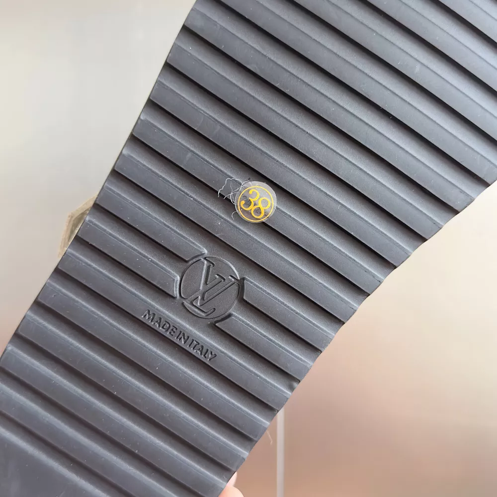 Louis Vuitton Colorado-18