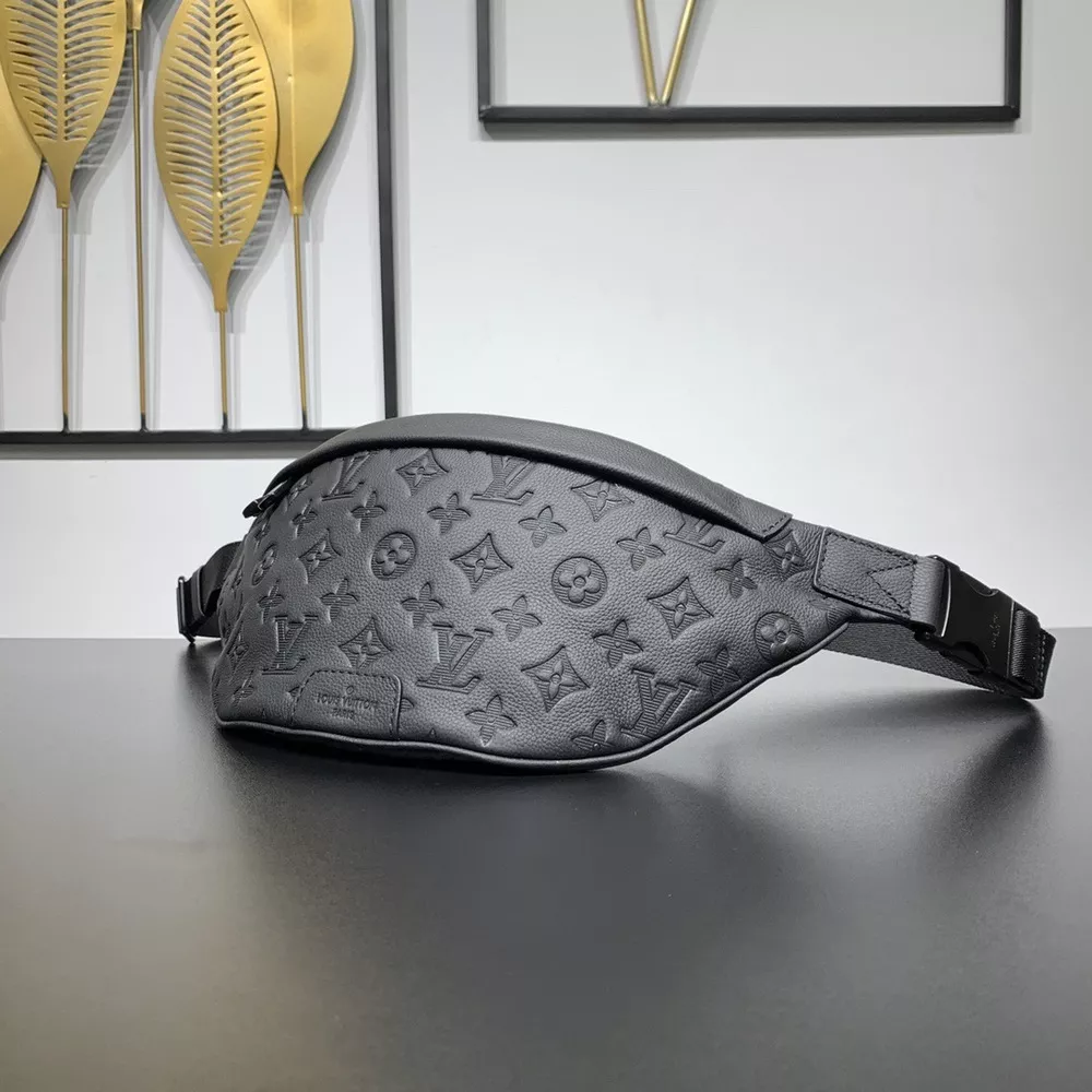 Louis Vuitton Discovery-03