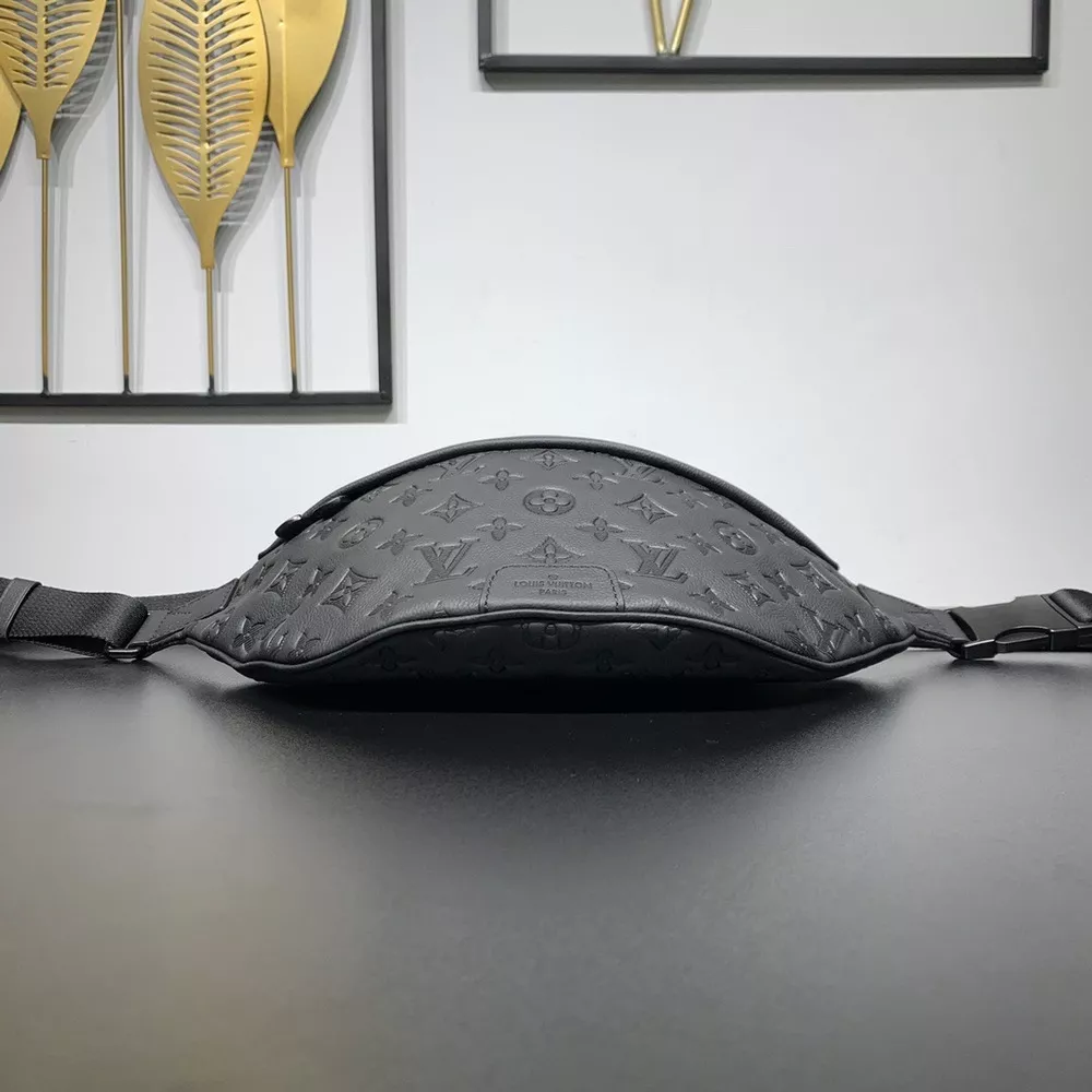 Louis Vuitton Discovery-04