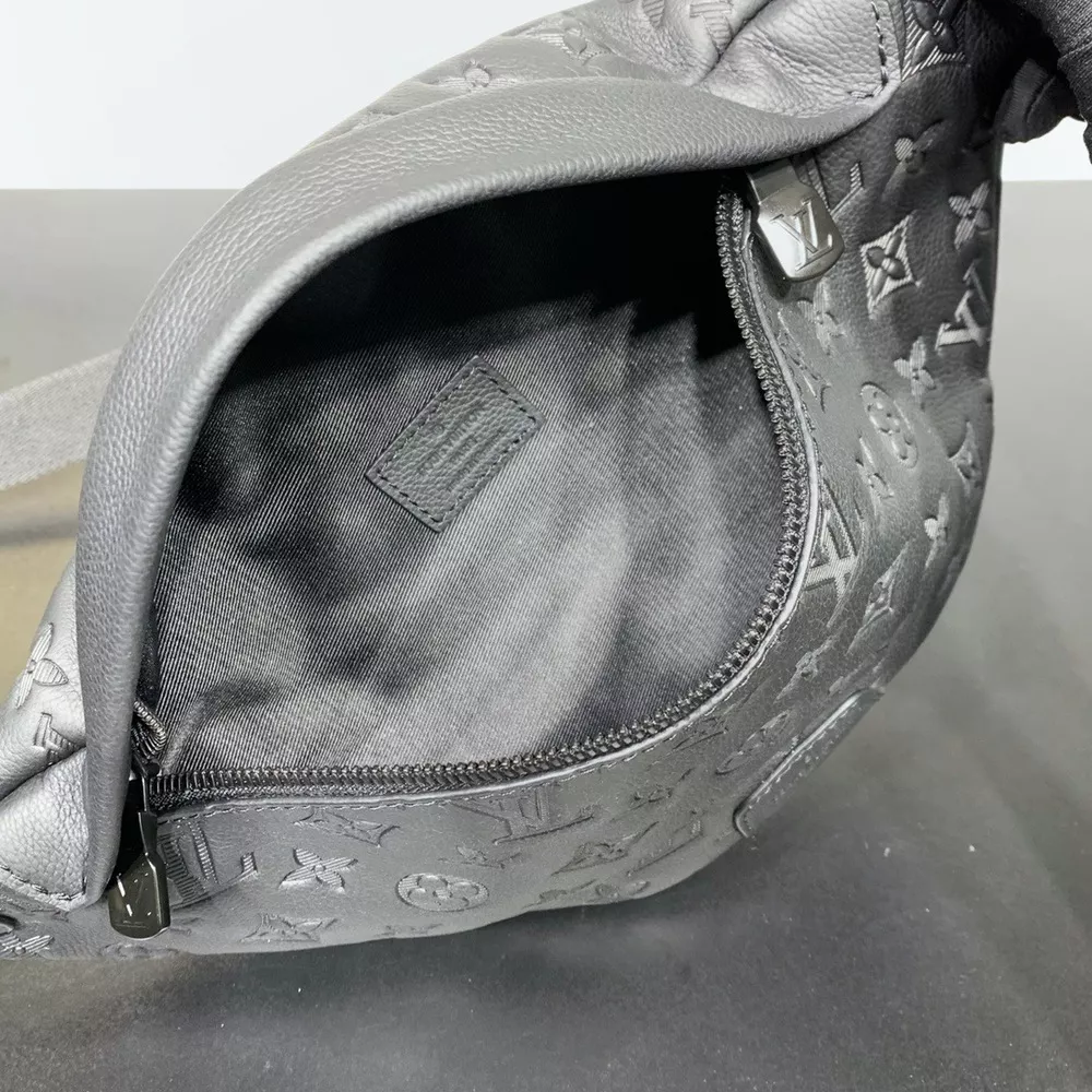 Louis Vuitton Discovery-05